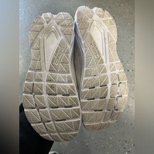 HOKA MACH 5 size 8 womens